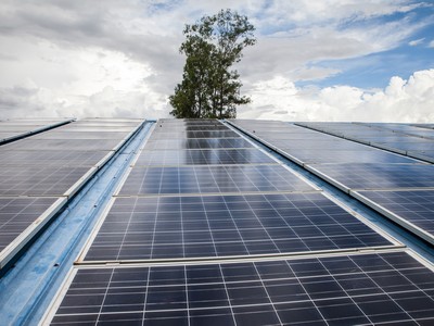 pannelli solari sul tetto del centro