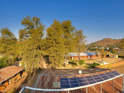 pannelli solari sul tetto del centro sanitario
